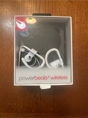 Brand new in box Beats by Dre Powerbeats3 Wireless Earbuds — White